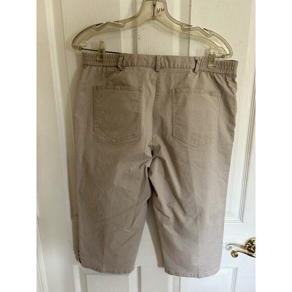 Hearts Of Palm Tan Capris Ladies Size 10 - Picture 6 of 15